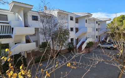 Soleado apartamento, planta baja con terraza en Altea